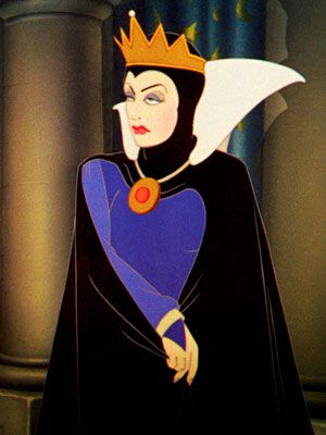 Snow White 1937, Snow White Evil Queen, Evil Stepmother, The Evil Queen, Funny Disney Memes, Film Disney, Disney Favorites, Pinturas Disney, Seven Dwarfs