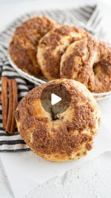 Cinnamon Crunch Bagel Recipe, Cinnamon Crunch Bagel, Panera Bread Copycat, Pumpkin Bagels, Cooking With Karli, Sourdough Bagels, Apple Puff Pastry, Cinnamon Crunch, Homemade Bagels