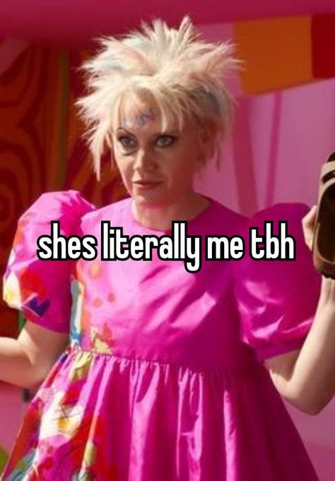 Weird Barbie Kate Mckinnon, Cursed Barbie, Barbie Whisper, Weird Barbie, Barbie Memes, Barbie Halloween Costume, Barbie Funny, Barbie Halloween, Kate Mckinnon