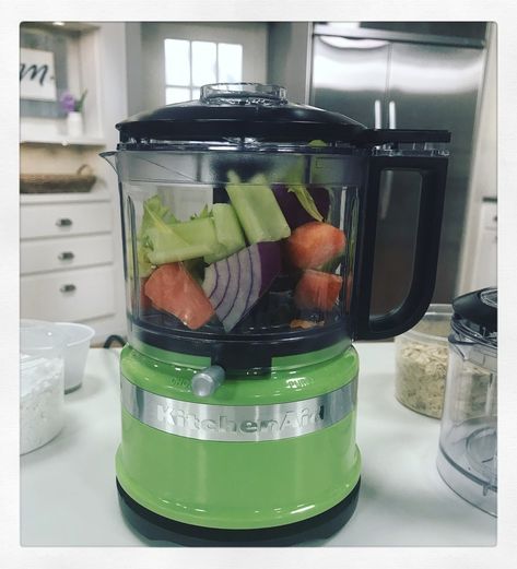 Food Chopper Recipes, Chopper Recipes, Growing Grains, Big Chocolate Chip Cookies, Kitchenaid Food Processor, Food Processor Uses, Processor Recipes, Kitchen Aid Recipes, Blender Smoothie