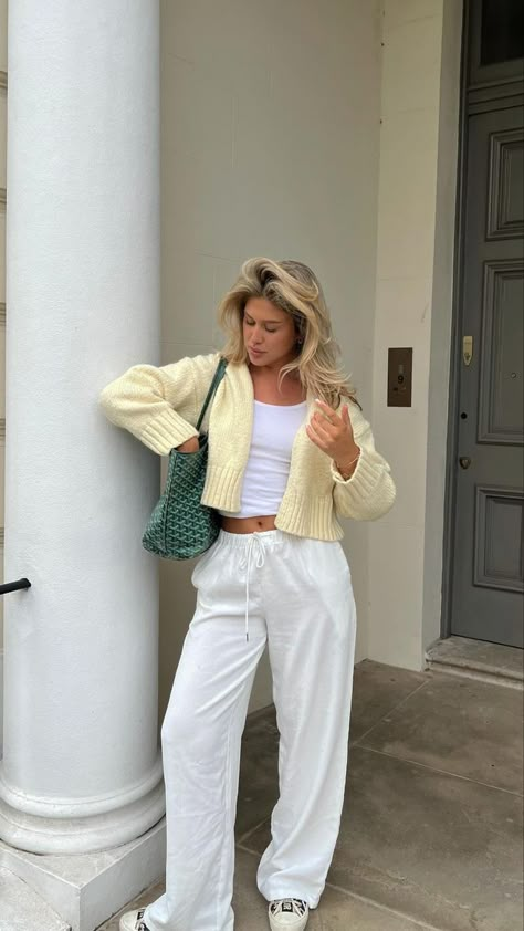 White Linen Pants Outfit, Corporate Attire Women, Elegant Classy Outfits, Linen Pants Outfit, Classy Business Outfits, Fest Outfits, Business Attire Women, Corporate Attire, Pullover Outfit