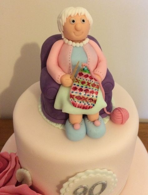 Fondant granny knitting Old Lady Birthday Cakes, Grandmothers Cake, Fondant Grandma, Old Lady Cake, Grandmother Birthday Cake, Old Lady Knitting Illustration, Granny Cake, Pasta Grannies, Torte Creative