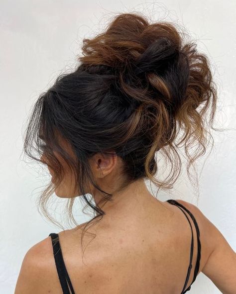 Bridal Top Knot, 90s Messy Updo, Messy High Bun Wedding Hair, Bridal Hair High Bun, High Messy Bun Wedding Hair, Bridal High Updo, Bridal Hmu, High Bun Updo, Messy Bun Wedding