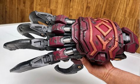 Robot Claw Hand, Mecha Reference, Armadura Ninja, Cyberpunk Concept Art, Hand Anatomy, Costume Armour, Power Armour, Combat Armor, Battle Scars