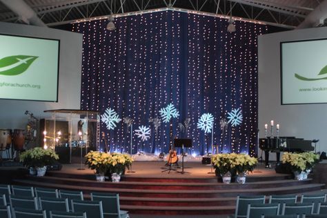 Christmas Decor For Church, Concert Decorations, Christmas Church Decorations, Drawn Snowflakes, Christmas Stage Decorations, Christmas Decor Themes, Set Stage Design, Christmas Stage Design, Church Christmas Decor