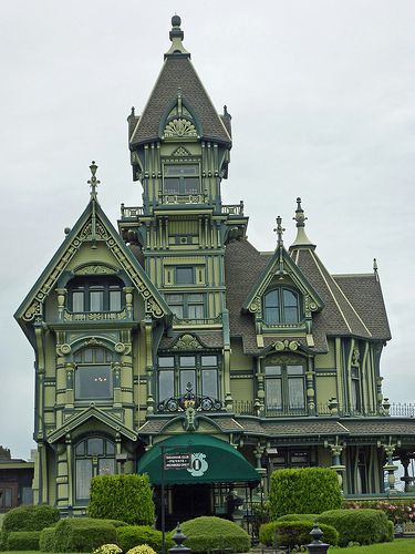 Gorgeous Victorian Carson Mansion, Victorian House Colors, Eureka California, Old Victorian Homes, Victorian Style House, Victorian Style Homes, Old Mansions, Victorian Mansions, Abandoned Mansions