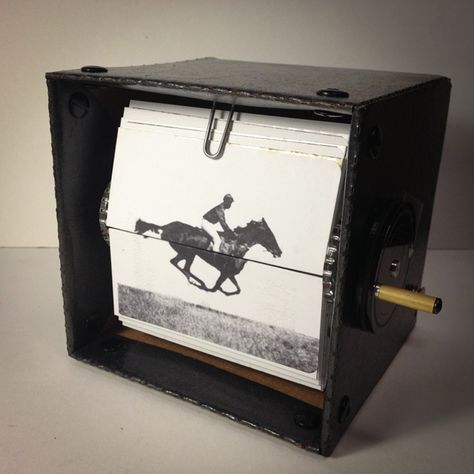 FlipBooKit: A New DIY Mechanical Flipbook Kit flipbook DIY device animation Animation Flipbook, Wendy Marvel, Eadweard Muybridge, Flip Book Animation, Toy Theatre, Flip Books, Graphisches Design, Colossal Art, Kinetic Art