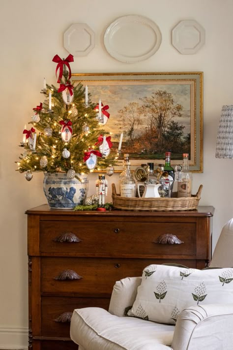 Amanda Marie, Cottage Christmas, 22 December, Christmas Inspo, Christmas Things, Beautiful Rooms, Winter Home Decor, Merry Little Christmas, Traditional Christmas