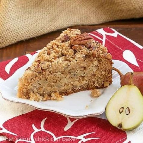 Pear Coffee Cake Recipe, Pear Coffee Cake, Spicy Cake, Streusel Recipe, Streusel Topping Recipe, Maple Sweet Potatoes, Sweet Cheese, Pear Dessert, Streusel Coffee Cake