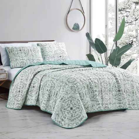 Bedspreads | Find Great Bedding Deals Shopping at Overstock Reversible Bedding, Queen Bedspread, Velvet Quilt, Green Quilt, Bed In A Bag, Bedspread Set, Coverlet Set, Reversible Quilt, Quilt Set