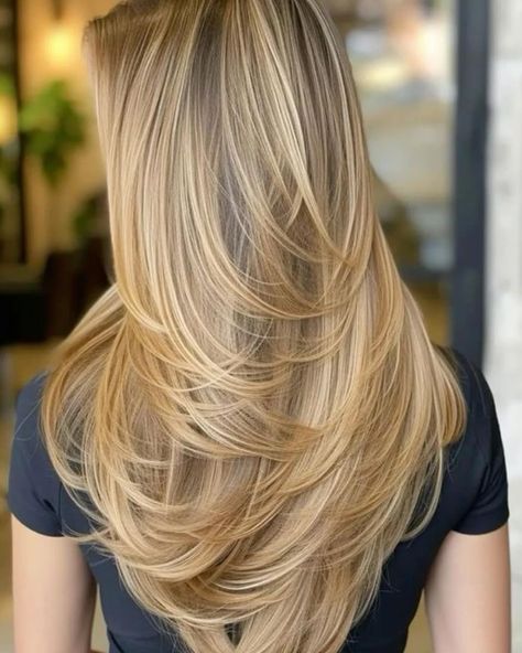 Trendy haircuts💇🏼‍♀️🤎 #hair #haircut #hairstyle #trendy #style #haircutstyle t Long Blonde Layers, Easy Updos For Long Hair, Rambut Brunette, Blonde Layers, Cute Box Braids Hairstyles, Hair 2024, Long Blonde, Brown Hair With Highlights, Low Ponytail