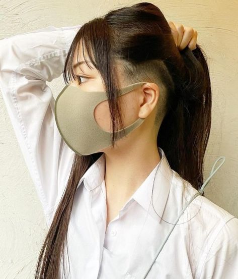 Long Hair with Hideable Undercut and Bangs Undercut And Bangs, Long Undercut, Undercut Hairstyles Women, Undercut Designs, Undercut Long Hair, Undercut Styles, Nape Undercut, Shaved Undercut, Undercut Women