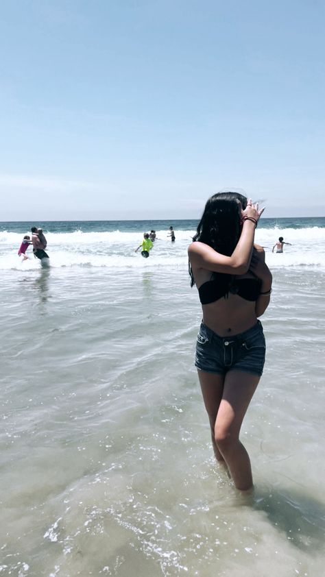 #beach #cali #sandiego Spam Instagram, Latina Makeup Looks, Latina Aesthetic, Swimsuit Pics, Wanna Recreate, Hair Roblox, Fake Account, Latina Makeup, Beach Wave Hair