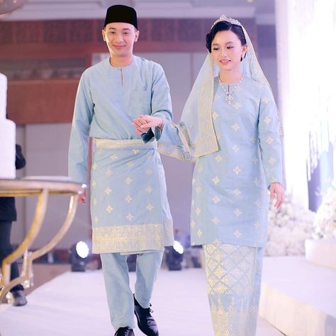 Wedding Dress Songket, Dress Songket, Songket Wedding, Malay Wedding Dress, Baju Kahwin, Nikah Outfit, Minimal Wedding Dress, Muslimah Wedding Dress, Nikah Dress