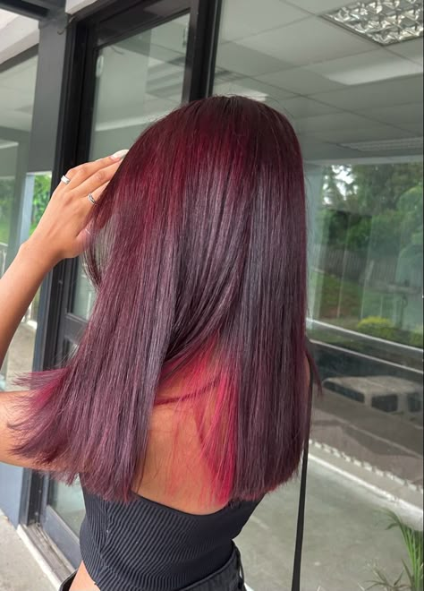 Redish Purplish Hair, Midnight Red Hair, Burgundy Hair Highlights, Burgundy Dyed Hair, Medium Length Red Hair, Claire Core, Burgundy Hair With Highlights, Red Straight Hair, Medium Red Hair