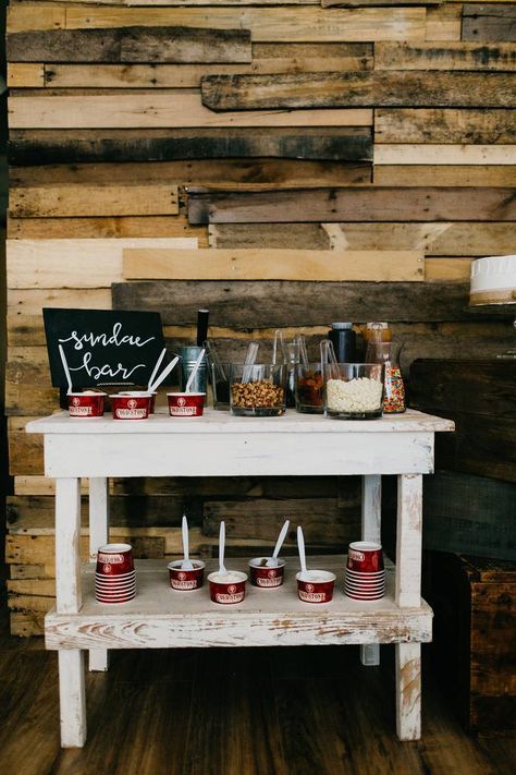 Sundae Bar Ideas Wedding, Wedding Sundae Bar, Dessert Station Ideas, Wedding Ice Cream Bar, Sweets Station, Donut Station, Cake And Sweets, Wedding Bakery, Wedding Planner Guide