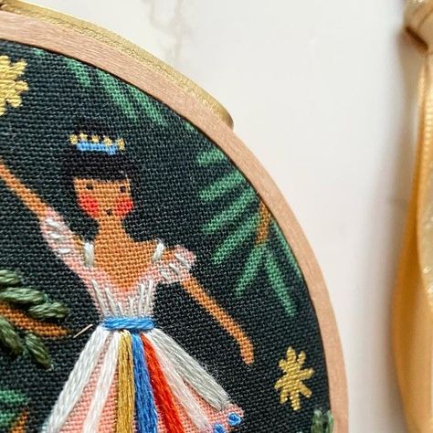 Tarah Regan Anderson 🧵🪡Fiber Artist | The sweetest Christmas tree addition ✨✨✨
.
.
.
#embroidery #modernembroidery #modernembroiderymovement #handembroidery #handembroid... | Instagram Fiber Artist, December 13, Sweet Christmas, Modern Embroidery, Artist On Instagram, Hand Embroidered, Hand Embroidery, Christmas Tree, Embroidery