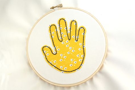 Handprint Keepsake, Baby Handprint, Handprint Craft, Quilted Gifts, Handprint Crafts, Sewing Projects For Kids, Handprint Art, Mothers Day Crafts, Love Sewing