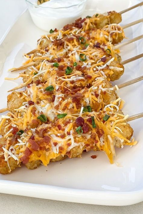 Loaded Tater Tot Kabobs | Foodtalk Tater Tot Kabobs, Orange Slice Cake, Loaded Tater Tot, Matcha Roll Cake, Loaded Tater Tots, Vegan Ravioli, Spicy Seasoning, Kabob Recipes, Tater Tots