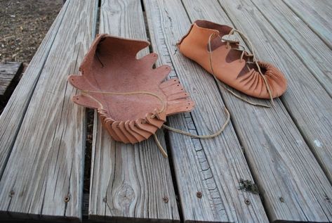 dsc_0123 Medieval Shoes Pattern, Viking Shoes Pattern, Handmade Leather Shoes Pattern, Moccasin Patterns, Handmade Shoes Pattern, Ghillie Brogues, Medieval Shoes, Medieval Boots, Brogues Shoes