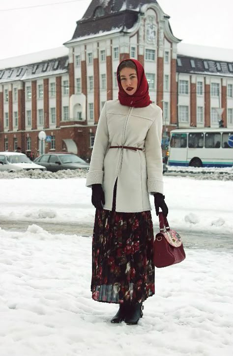 Russian Fashion Modern Street, Slavic Fashion Modern, Siberian Fashion, Russian Street Style, Russian Outfits, Russian Outfit, Slavic Clothing, Russian Clothing, 1920s Outfits