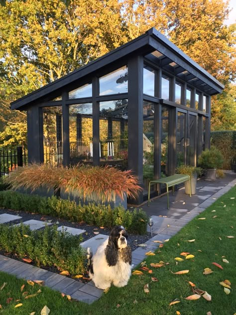 Modern Greenhouse Design, Modern Greenhouses, Greenhouse Shed, Home Greenhouse, Backyard Greenhouse, Greenhouse Plans, Have Inspiration, Greenhouse Gardening, Backyard Garden Design