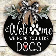 Welcome Signs Front Door, Welcome Door Signs, Door Signs Diy, Dog Wreath, Wooden Door Signs, Front Door Signs, Fall Outdoor Decor, Welcome Wreath, Diy Signs