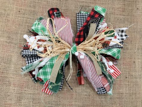 The “Raggedy”Shredded Fabric Bow 5 Simple Bows You Can Definitely Make – Lizzy & Erin - Messy Ribbon Bow Diy, Cloth Ribbon Bow How To Make, Craft Bows Diy How To Make, How To Make A Rag Bow, Small Bows Diy, Messy Bows Diy, Loopy Bow Tutorial, Rag Bows, Wood Wreaths