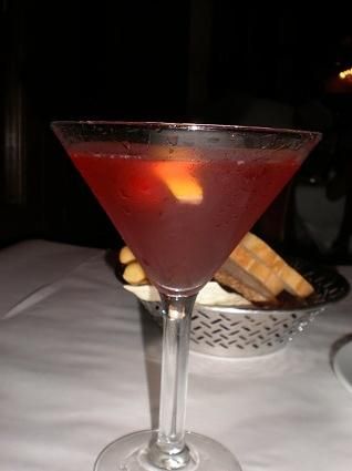 Pomegranate Cosmopolitan, Epcot Restaurants, Pomegranate Vodka, Cosmopolitan Recipe, Cosmopolitan Cocktail, Disney Drinks, Hey Bartender, Drinks Recipe, Homemade Liquor