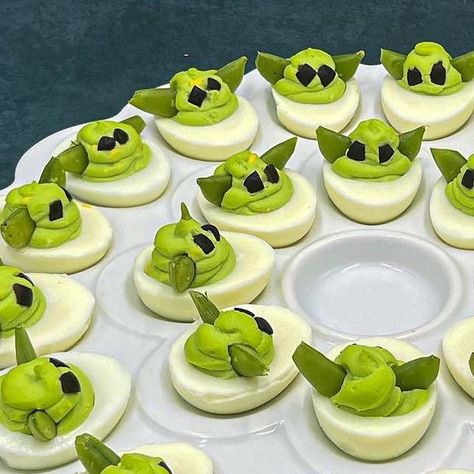 Food: More Than Just To Eat on Instagram: "Ready to bring the most popular platter at the party?  Classic deviled eggs are transformed into an icon with small pieces of black olive and sugar snap pea corners 🤩  Perfect for work get togethers, birthdays, Christmas Day, Thursday…  May the Fourth Be With You 🌌 🧔⚔️ . . . #foodstylist #foodphotography #photography #diabetic #homemade  #keto #foodart #grainfree #glutenfree #starwars #yoda #grogu #babyyoda  #deviledegg #peas #maythefourthbewithyou #maythe4thbewithyou #starwarsday" Baby Yoda Food Idea, Star Wars Cheese Ball, Star Wars Themed Foods, Star Wars Rice Krispies Treats, Star Wars First Birthday Party Ideas, Star Wars Birthday Food, Star Wars Inspired Food, Star Wars Day Food, Star Wars Baby Shower Favors