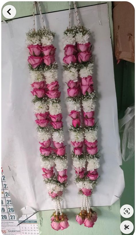 Kerala Wedding Garland, Wedding Varmala Indian Flower Garlands, Indian Wedding Flower Garland, Wedding Varmala Indian, Var Mala Indian Weddings, Indian Wedding Garland Marriage, Rose Garland Wedding Indian, Varmala Indian Weddings Rose, Flower Garland Wedding Brides