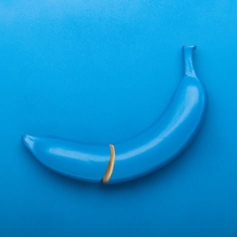 Banana Art, Blue Banana, Fruit Photography, Still Photography, Bleu Turquoise, Fruit Art, Feeling Blue, Color Textures, Image Photography