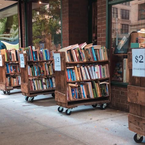 Book Store Coffee Shop Aesthetic, Small Bookstore Cafe, Small Bookstore Design, Book Cafe Interior Design, Library Cafe Aesthetic, Small Bookstore Aesthetic, Cozy Bookstore Aesthetic, Small Book Store, Book Store Interior