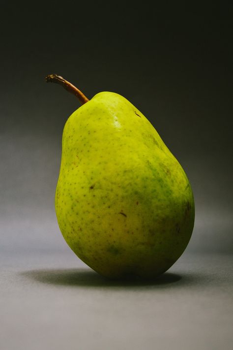 Health Soup, Still Life Pictures, Barrel Of Monkeys, Reference Photos For Artists, Pear Fruit, Still Life Fruit, Fruit Photography, Still Life Photos, Fruit Painting