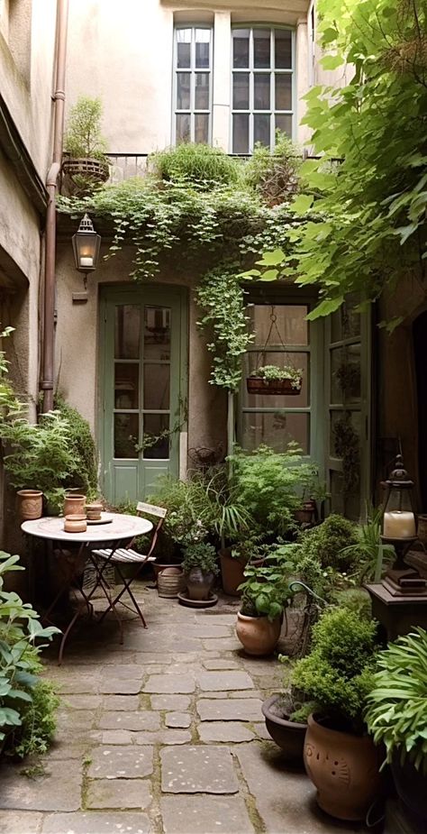 Small Courtyard, Small Courtyard Gardens, Courtyard Gardens Design, Courtyard Gardens, Small Courtyards, City Garden, Courtyard Garden, Garden Cottage, Small Gardens