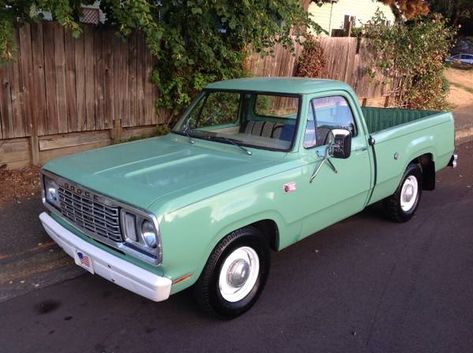 '77 Dodge Shortbed ... stock ex-Forestry service truck with a 318, 4-speed. American Muscle Cars Dodge, Best Pickup Truck, Old Dodge Trucks, Studebaker Trucks, Classic Cars Chevy, Dodge Pickup, Pick Up Truck, Antique Trucks, Jeep Pickup