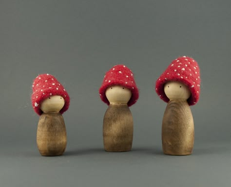 Mushroom Crafts, Acorn Crafts, Waldorf Crafts, Wood Peg Dolls, Bendy Doll, Peg People, Clothespin Dolls, Waldorf Toys, Peg Doll