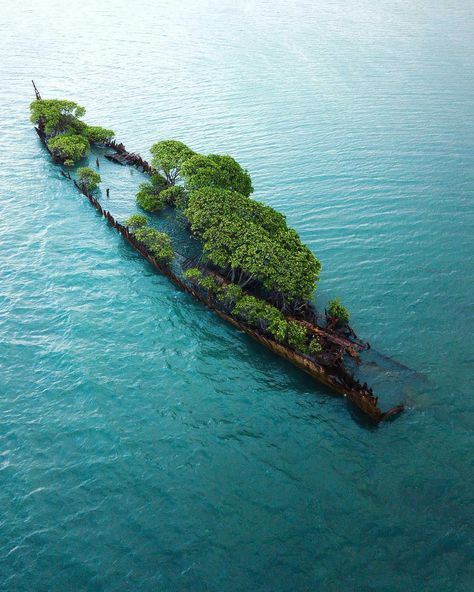 Magnetic Island, City Of Adelaide, Abandoned Ships, Australia Photos, Destination Voyage, Shipwreck, Abandoned Buildings, Abandoned Houses, Nature Landscape