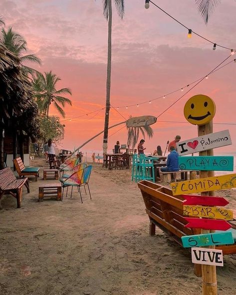 Florida Beach Aesthetic, Beach Sign, Hawaii Life, Summer Goals, Ocean Vibes, Florida Beach, Paradise On Earth, Shooting Photo, Summer Bucket Lists