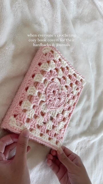 Sampul Binder, Heart Granny Square, Crochet Book Cover, Your Adorable, Crochet Business, Crochet Fashion Patterns, What Book, Fun Crochet Projects, Crochet Books