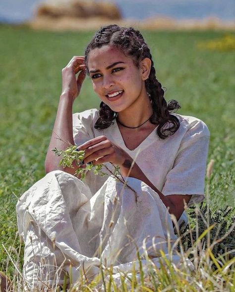 Habesha Aesthetic, Ethiopian Aesthetic, Ethiopia Women, Travel Ethiopia, Ethiopian Hair, Countryside Girl, Ethiopian Culture, Traditional Women, Ethiopian Women