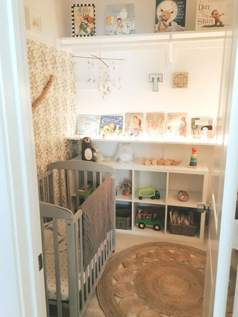 Closet Baby Room, Small Baby Nursery, Small Space Baby, Baby Nook, Apartment Nursery, Small Room Nursery, Mini Nursery, Baby Room Closet, Tiny Nursery