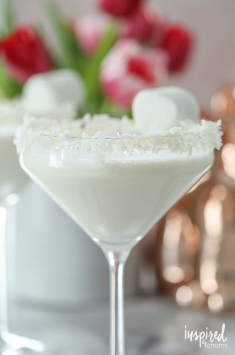 Cottontail Martini - a coconut martini cocktail recipe for spring and Easter. Marshmallow Martini, Easter Cocktail Recipes, Coconut Martini, Easter Cocktail, Whipped Vodka, Easter Cocktails, Perfect Martini, Spring Cocktails Recipes, Spring Cocktails