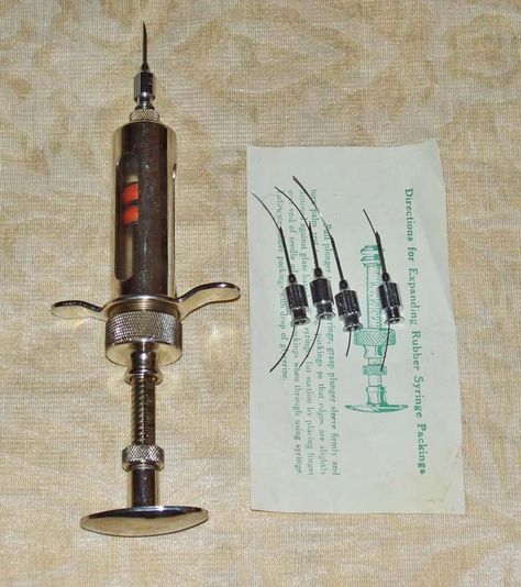 Vintage large metal syringe (#2) - with various needles. Vintage Syringe, Object References, Hospital Tour, League Of Extraordinary Gentlemen, Vintage Medicine, Victorian Decor, Feeling Sick, Medical Equipment, Needle Art