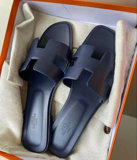 Dr Shoes, Shoes Heels Classy, Shoe Wishlist, Hermes Shoes, Heels Classy, Fancy Shoes, Girly Shoes, Shoe Inspo, Swag Shoes