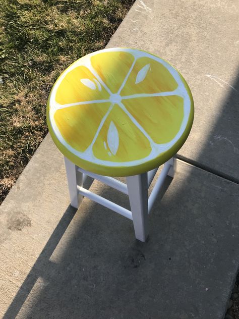 Barstool Painting Ideas, Hand Painted Stools Ideas, Stool Painting, Painting Stool Ideas, Stool Painting Ideas, Hand Painted Stools, Tattoo Studio Interior, Stool Makeover, Diy Stool