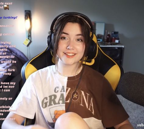 Female Youtuber Aesthetic, Gamer Influencer Aesthetic, Female Streamer Aesthetic, Streamer Dr Visualization, Streamer Aesthetic Girl, Streamer Girl, Streamer Aesthetic, Streamer Dr, Aesthetic Girl