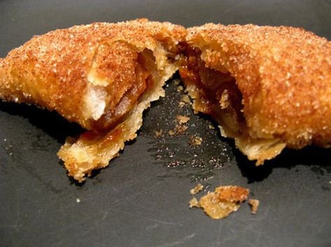 Deep Fried Pumpkin Pies..could use any kind of filling Pies Thanksgiving, Fried Pumpkin, Fried Pie, Pakora Recipe, Cauliflower Fritters, Recipe Pumpkin, Pakora Recipes, Thanksgiving Recipe, Whole Turkey