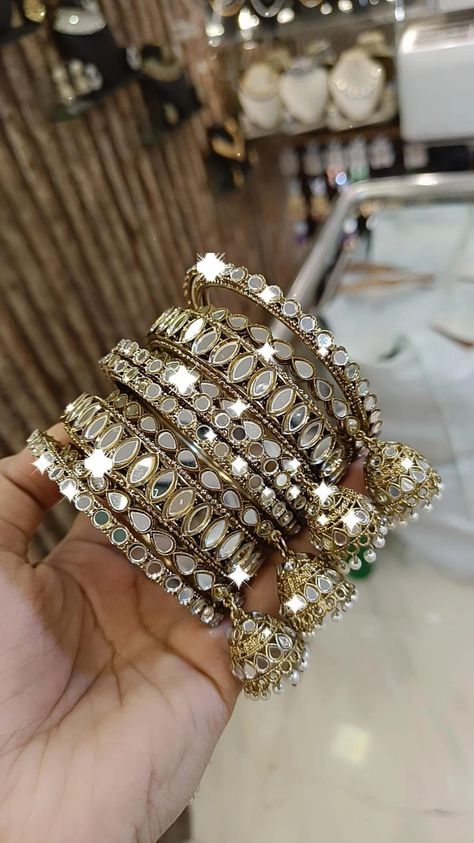 Bangles For Western Wear, Indian Hand Jewelry, Velvet Bangles, Bridal Essentials, Navratri Jewellery, Desi Jewelry, Hand Jewelry Rings, Indian Wedding Jewelry Sets, Hand Work Design