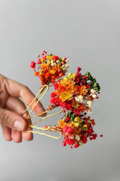 Orange Hair Clips, Burnt Orange Hair, Hair Equipment, Mode Pin Up, Diy Fleur, Hair Pins Bridal, Flower Hair Pins, Flower Hair Pieces, Diy Wedding Flowers